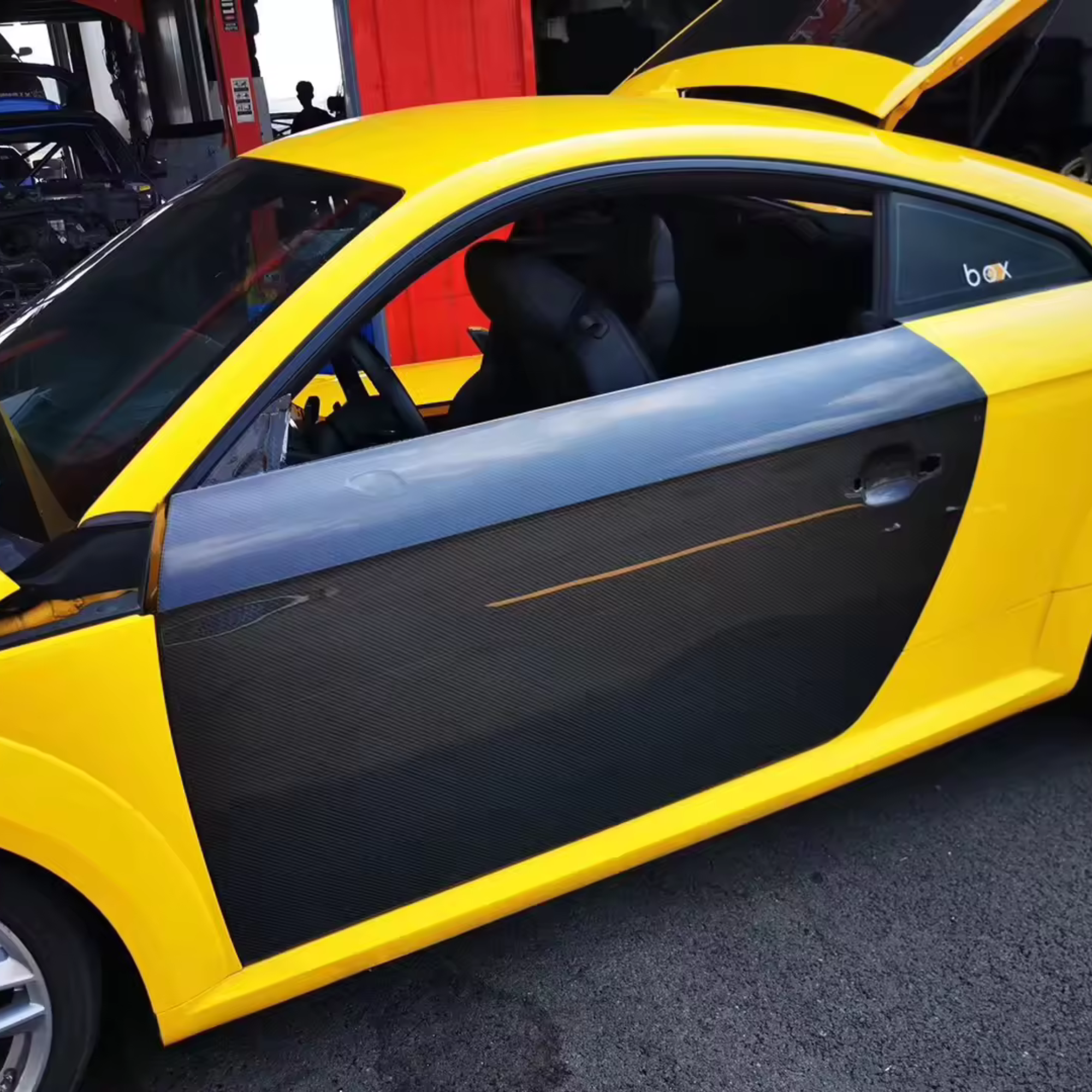Audi TT/TTS/TTRS 8S (MK3) Carbon Fiber Doors image 1